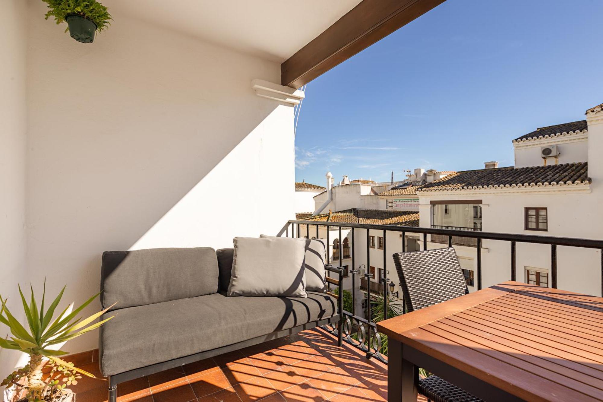Duquesa Port Studio Apartment - Bright Sunlit Terrace Манилва Экстерьер фото