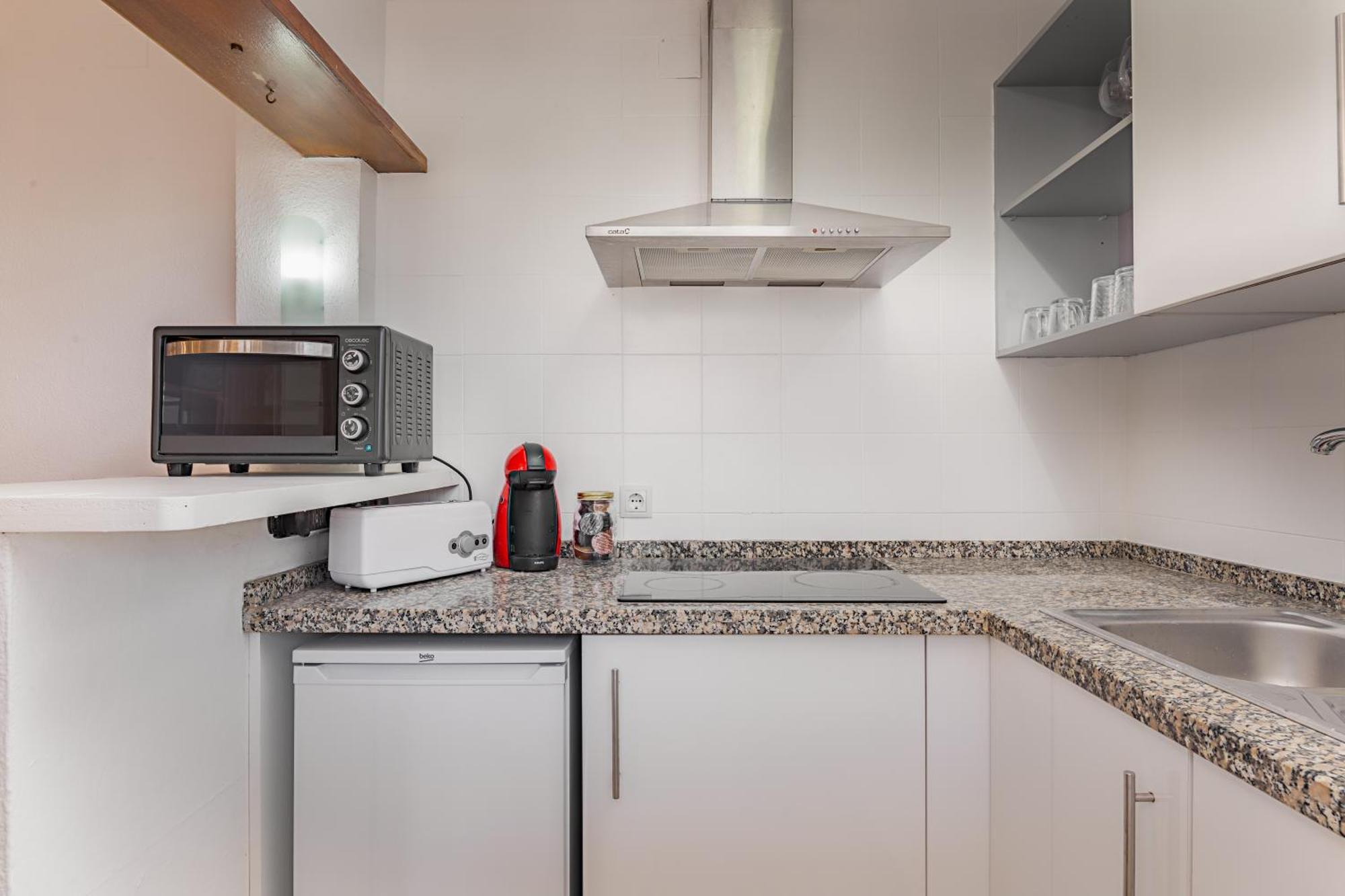 Duquesa Port Studio Apartment - Bright Sunlit Terrace Манилва Экстерьер фото