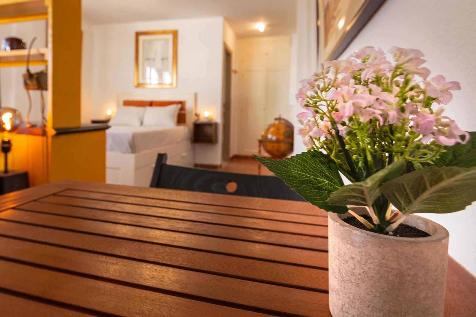 Duquesa Port Studio Apartment - Bright Sunlit Terrace Манилва Экстерьер фото
