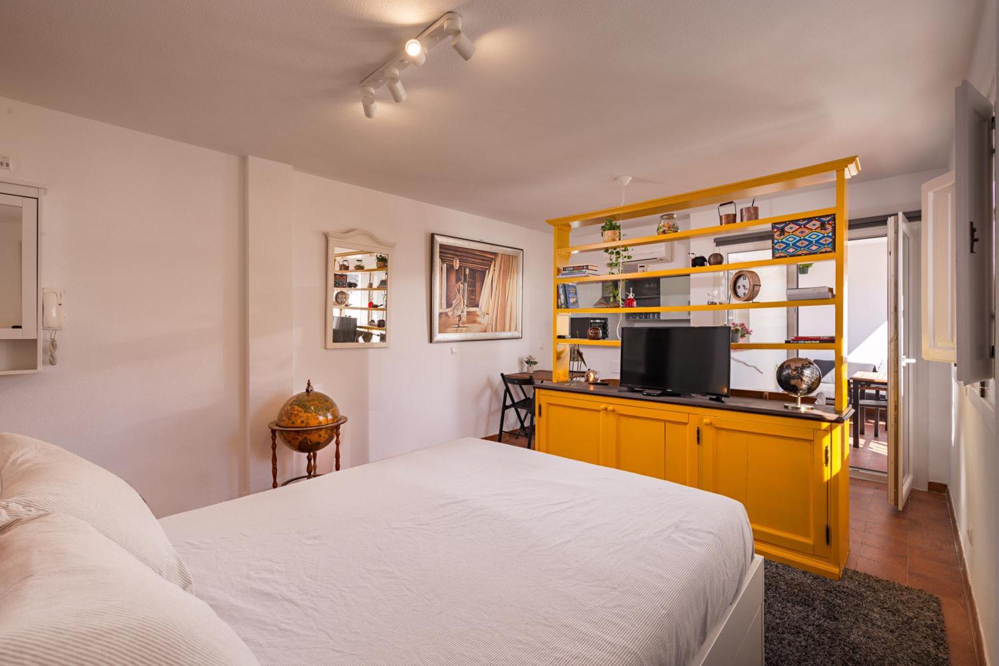 Duquesa Port Studio Apartment - Bright Sunlit Terrace Манилва Экстерьер фото