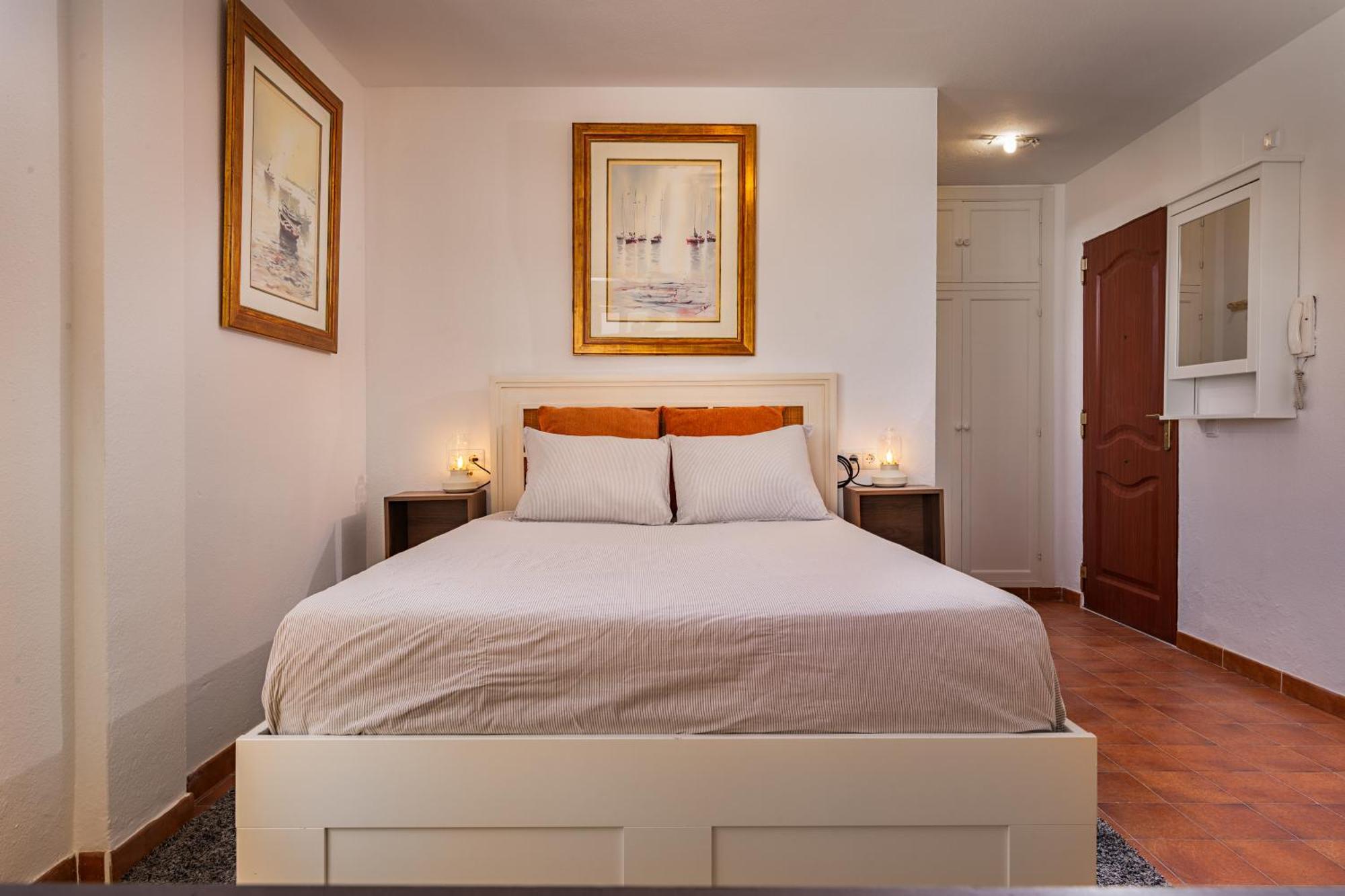 Duquesa Port Studio Apartment - Bright Sunlit Terrace Манилва Экстерьер фото